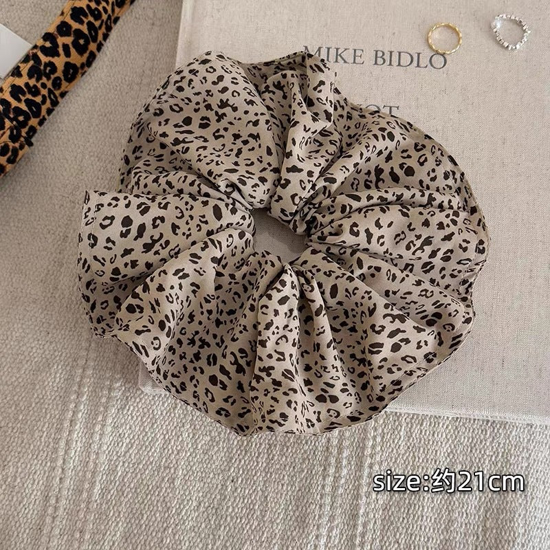 Grand Chouchou Satiné Style Coréen — Accessoire Cheveux Doux & Élastique