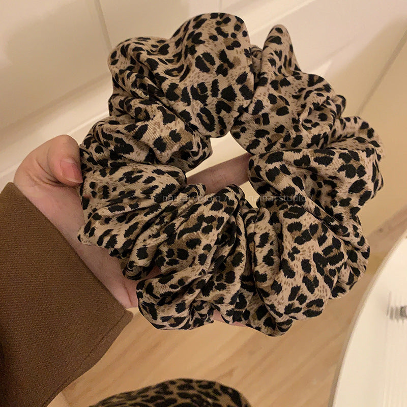 Grand Chouchou Satiné Style Coréen — Accessoire Cheveux Doux & Élastique