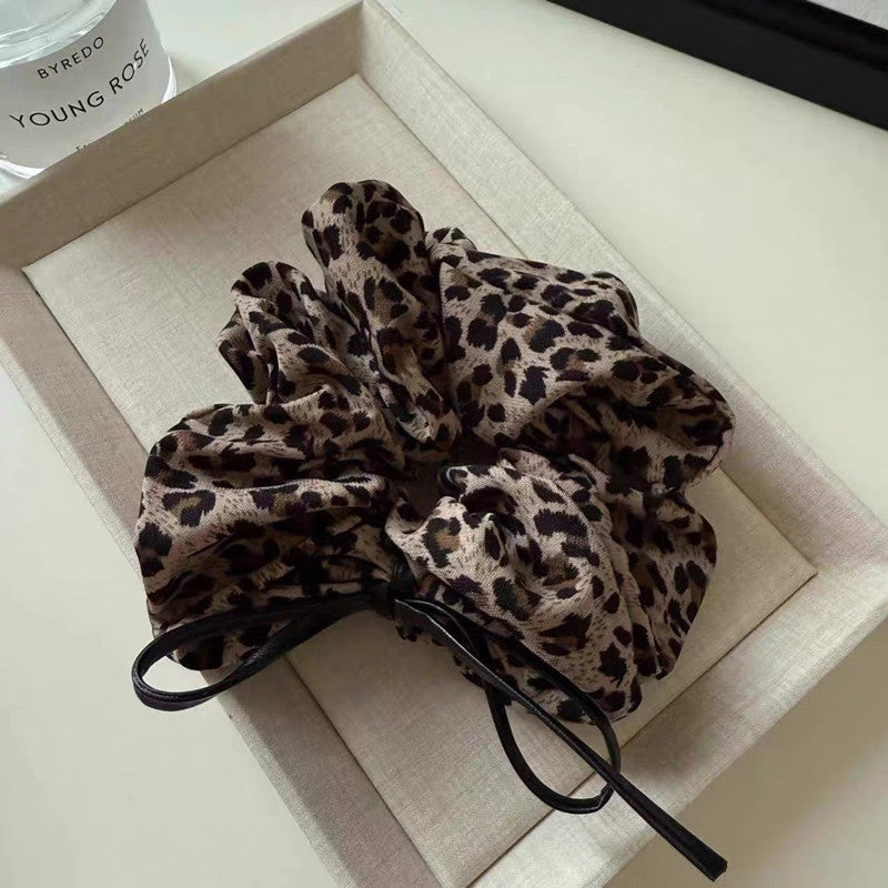 Grand Chouchou Satiné Style Coréen — Accessoire Cheveux Doux & Élastique